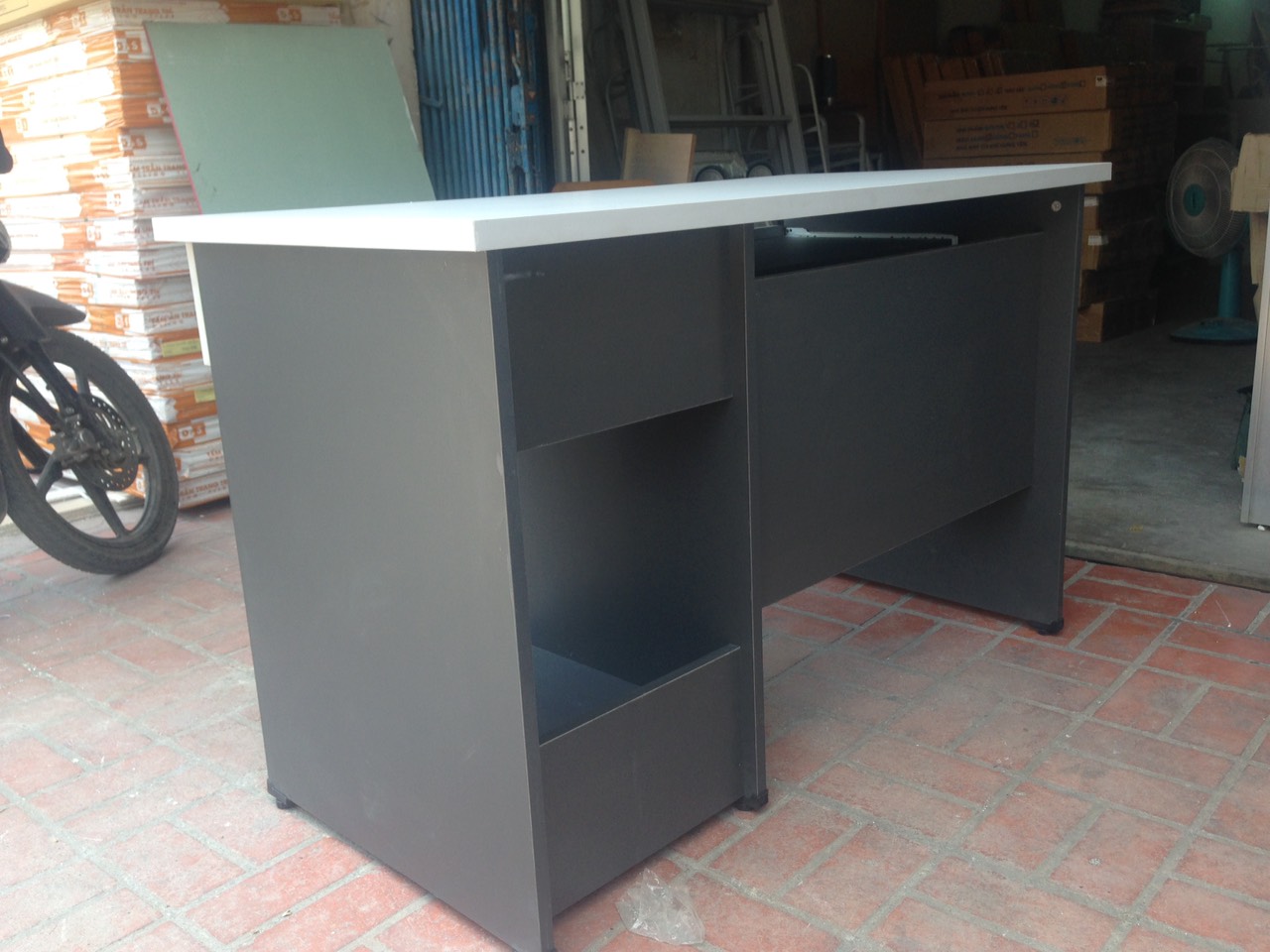 XẢ KHO BÀN LÀM VIỆC VĂN PHÒNG - BÀN VI TÍNH GIÁ RẺ